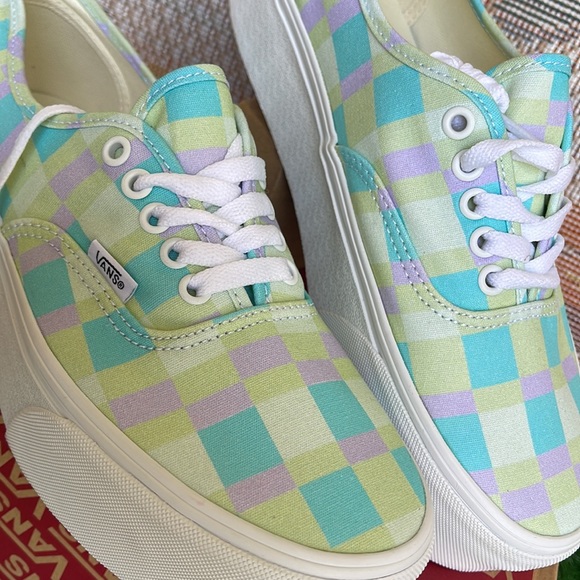 Vans WMNS Authentic Stacked
Pastel Picnic Mixed Plaid
VN0A5KXXPPS
Platfo… - Picture 8 of 16